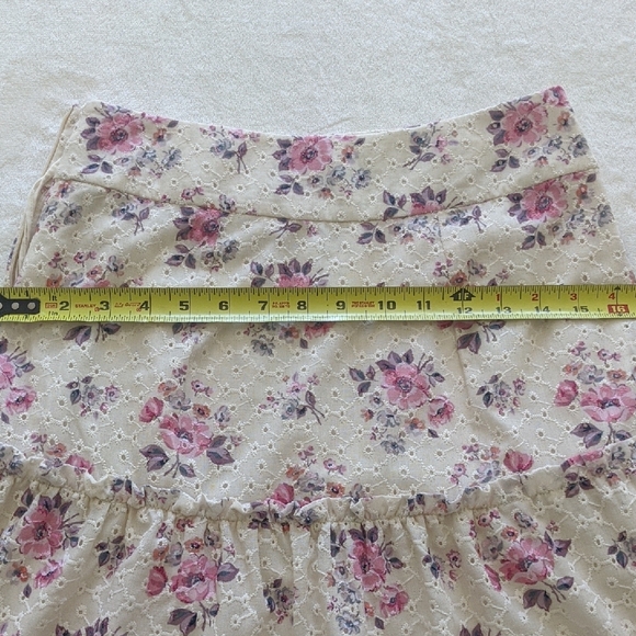 Elegant Floral A-Line Skirt in Cream and Purple - Picture 9 of 13